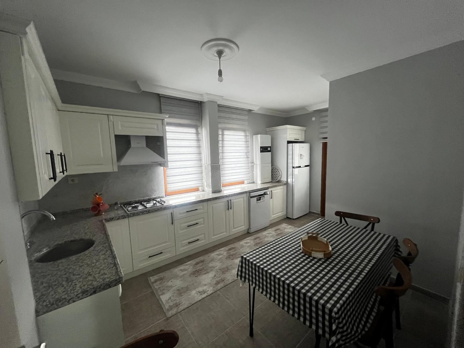 MABEL GAYRİMENKUL GÖLÇAYIR'DA EŞSİZ MANZARASIYLA EŞYALI KİRALIK DAİRE